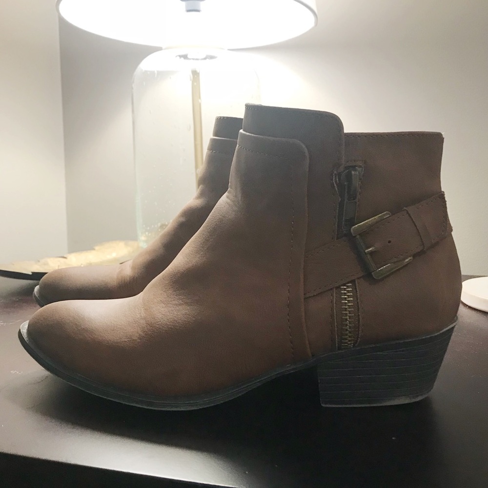 Steve Madden Brown ankle high boots